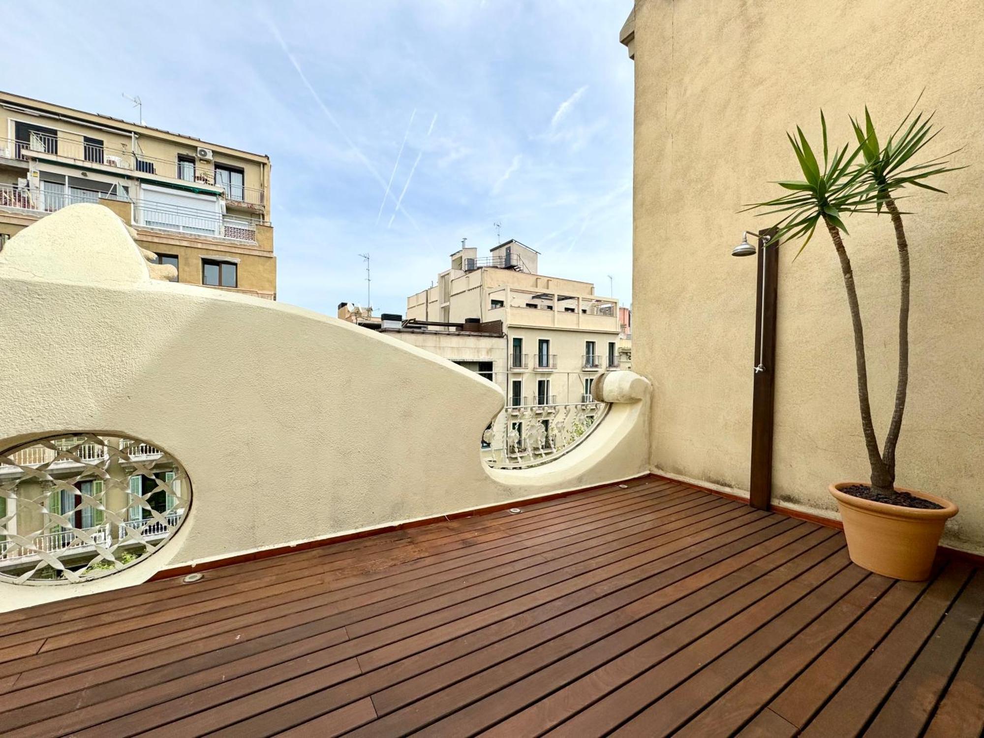 Modernist Gem Penthouse Appartement *