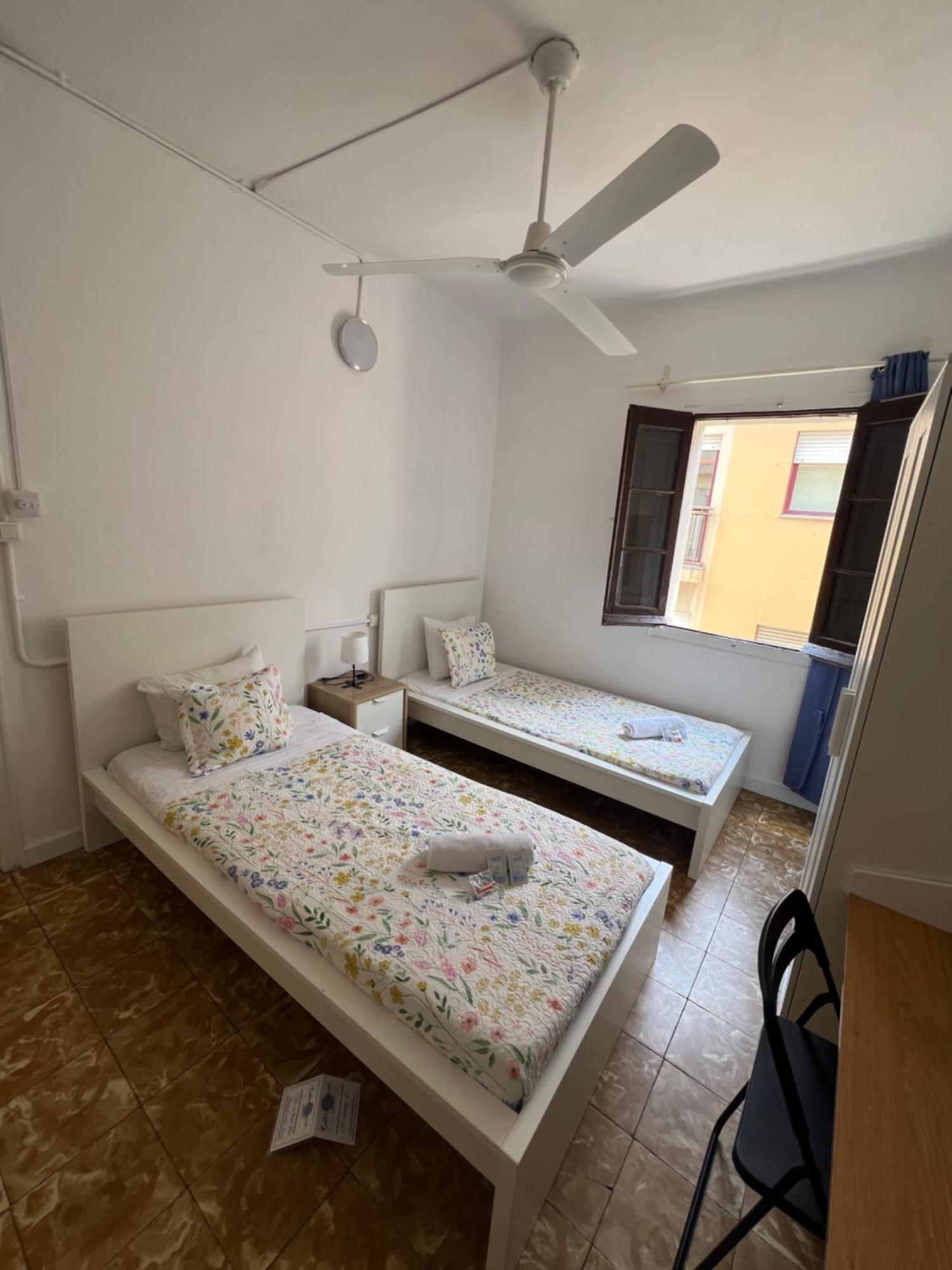 Guest house Youth - And Basic Drassanes Barcelona