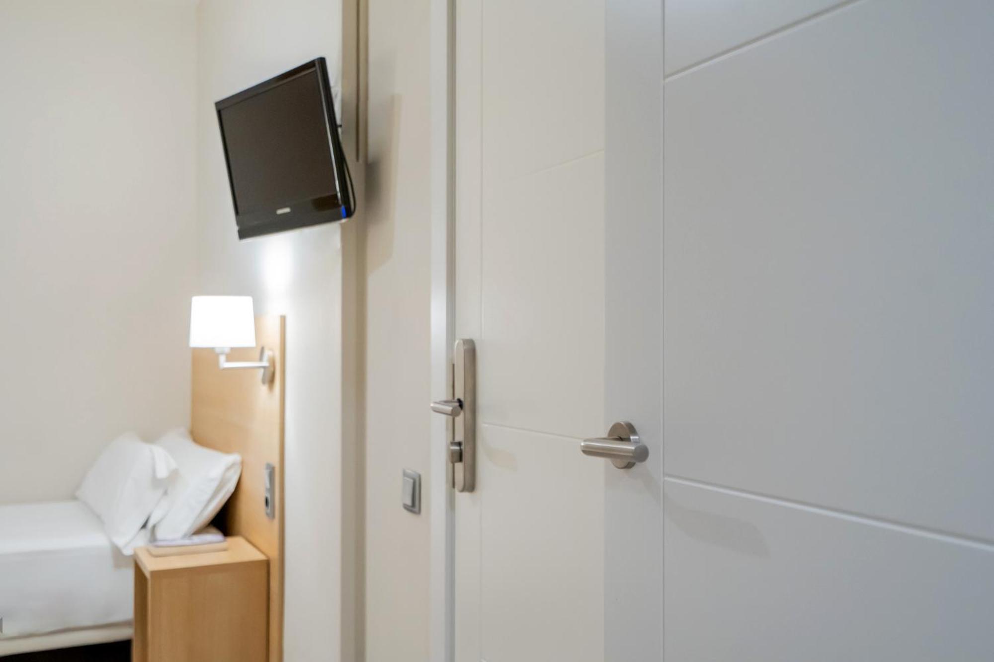 Glories Hotel 3*