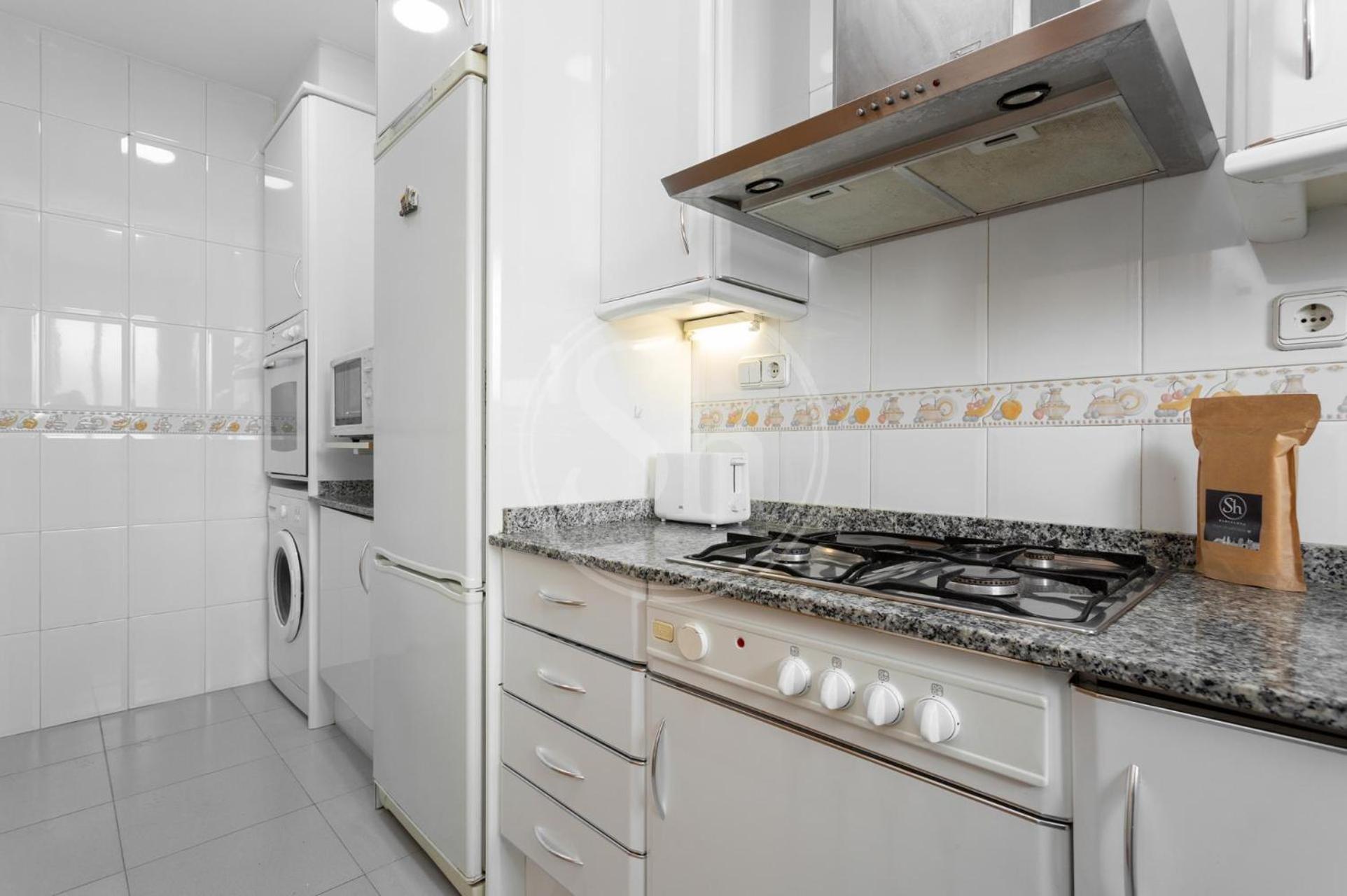 3 Con Balcon * Barcelona