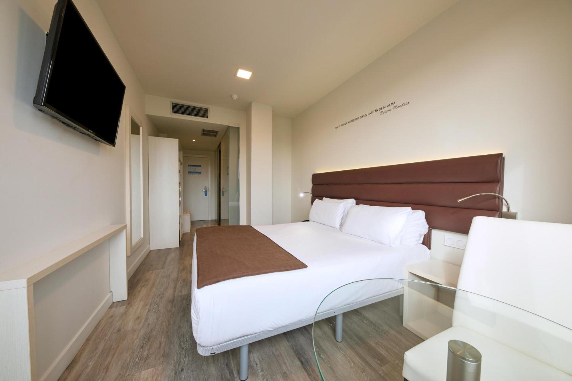 Hotel Bcn Urbaness Gran Rosellon 4*