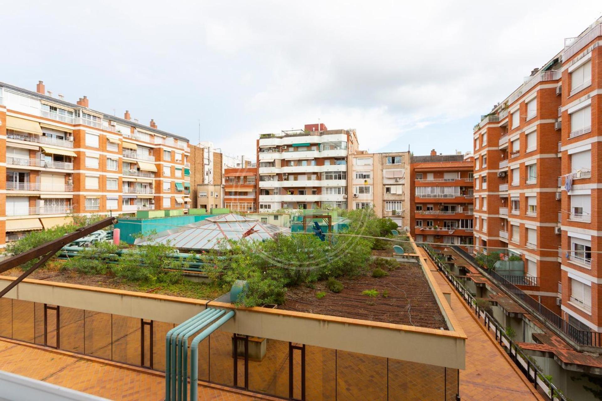 Moderno Familiar En Eixample Appartement