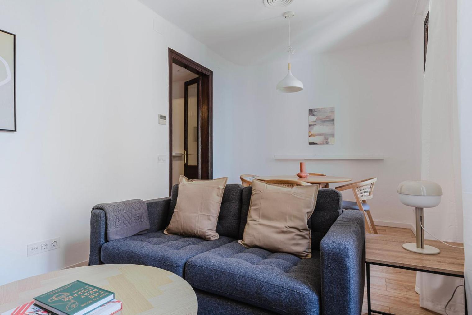 Blueground De Gracia Balcony Elev Washer Bcn-148 Appartement