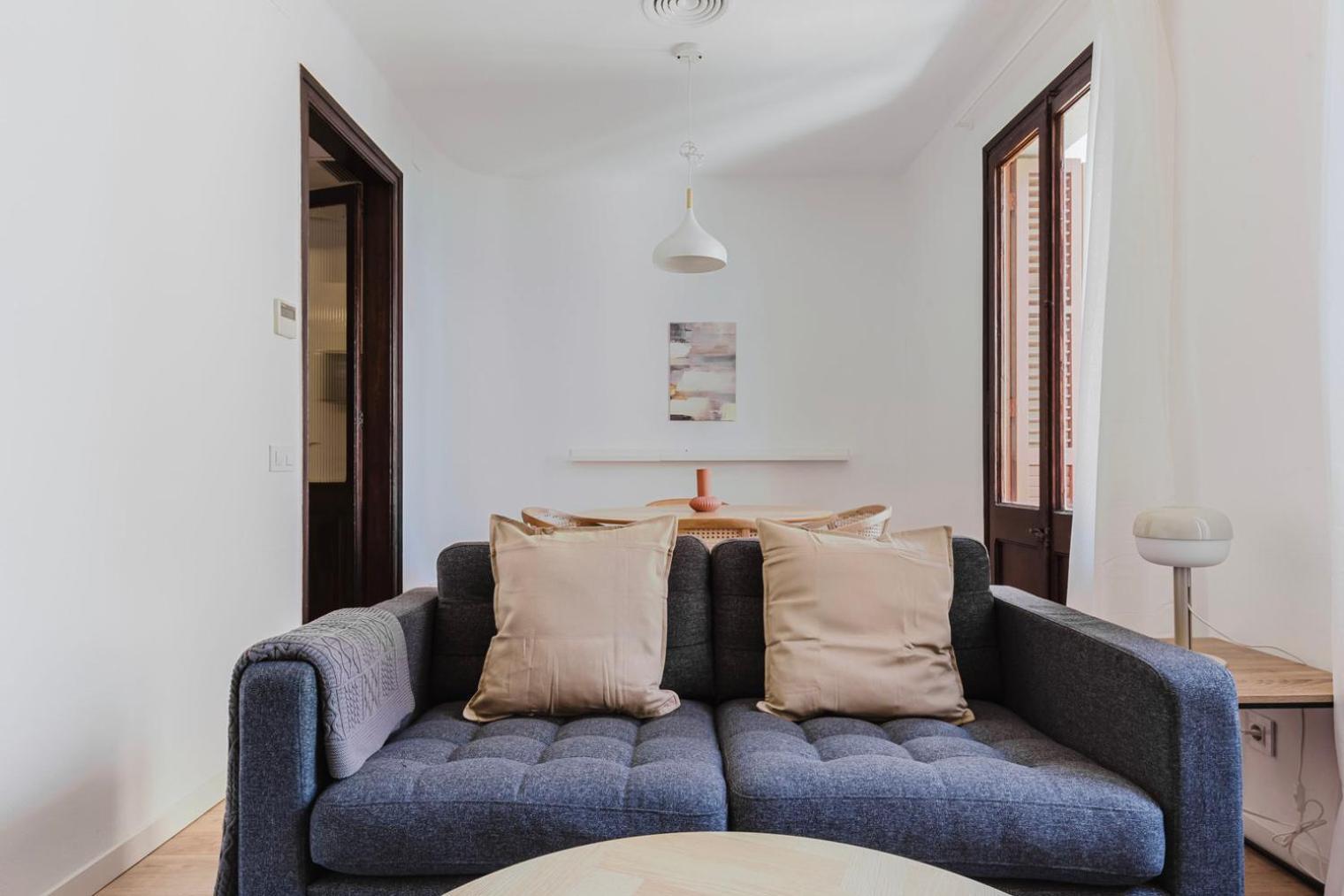 Blueground De Gracia Balcony Elev Washer Bcn-148 Appartement