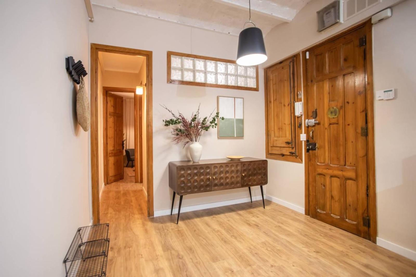 Cosy On Llanca Street Apartment *