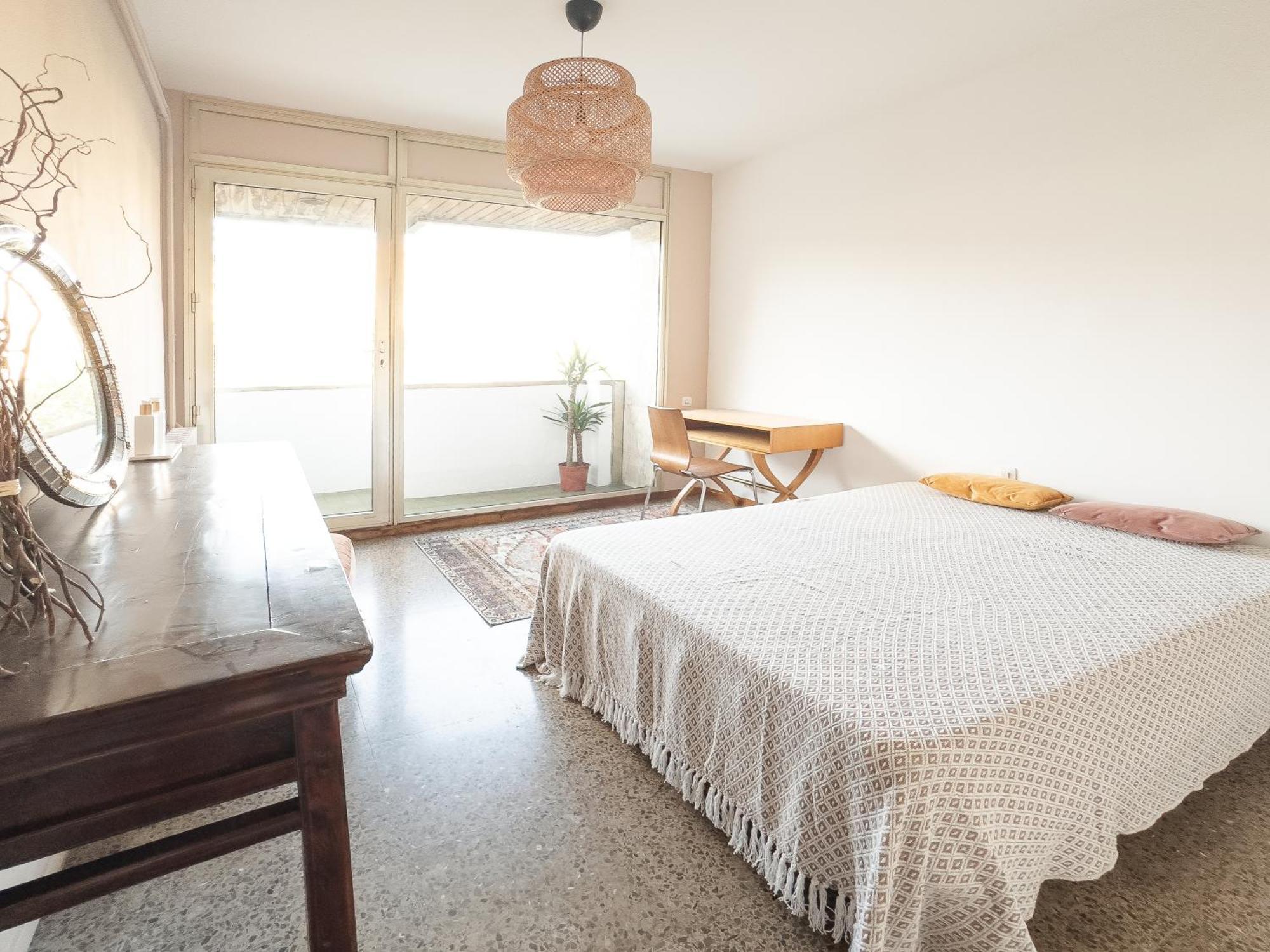 Lovely Rooms In Shared Apartment Gracia Neighborhood Barcelona