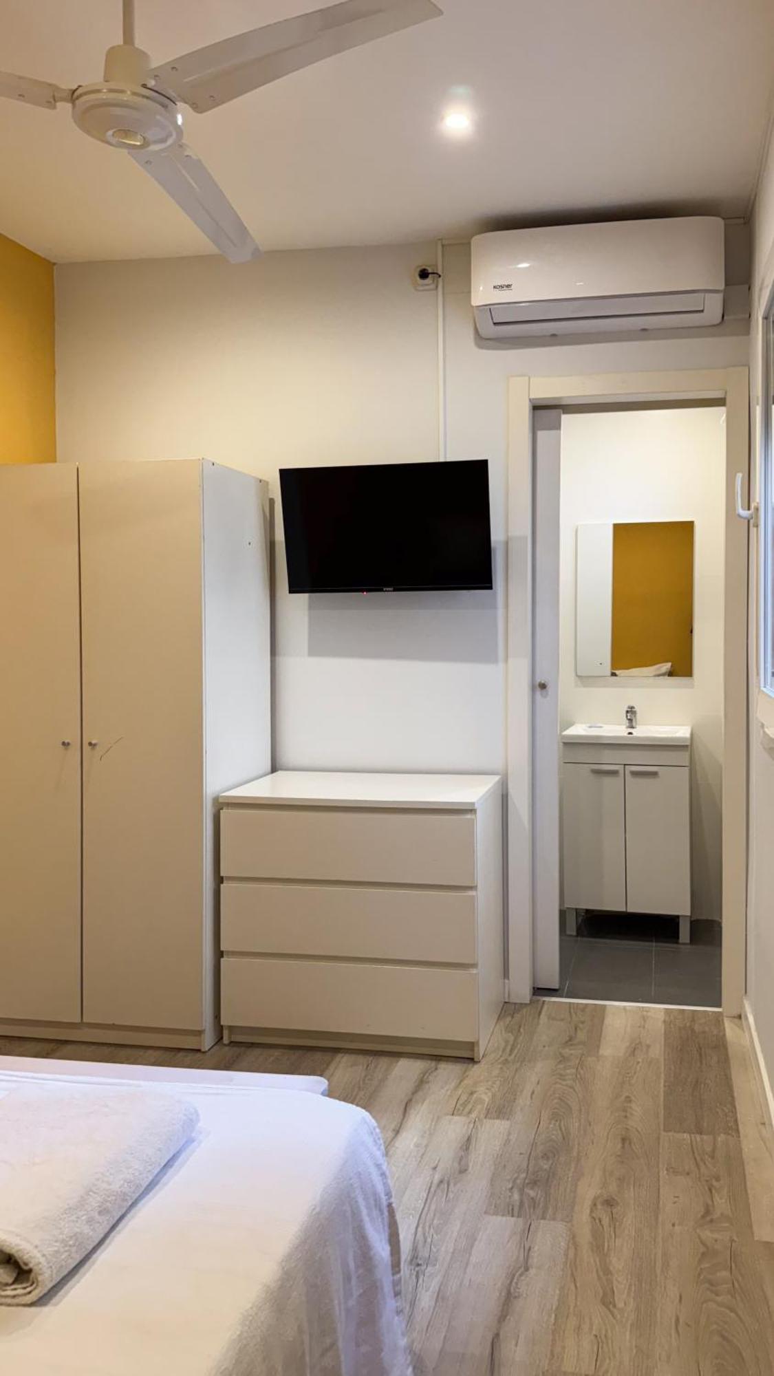 Oliveta Budget Guest house Barcelona