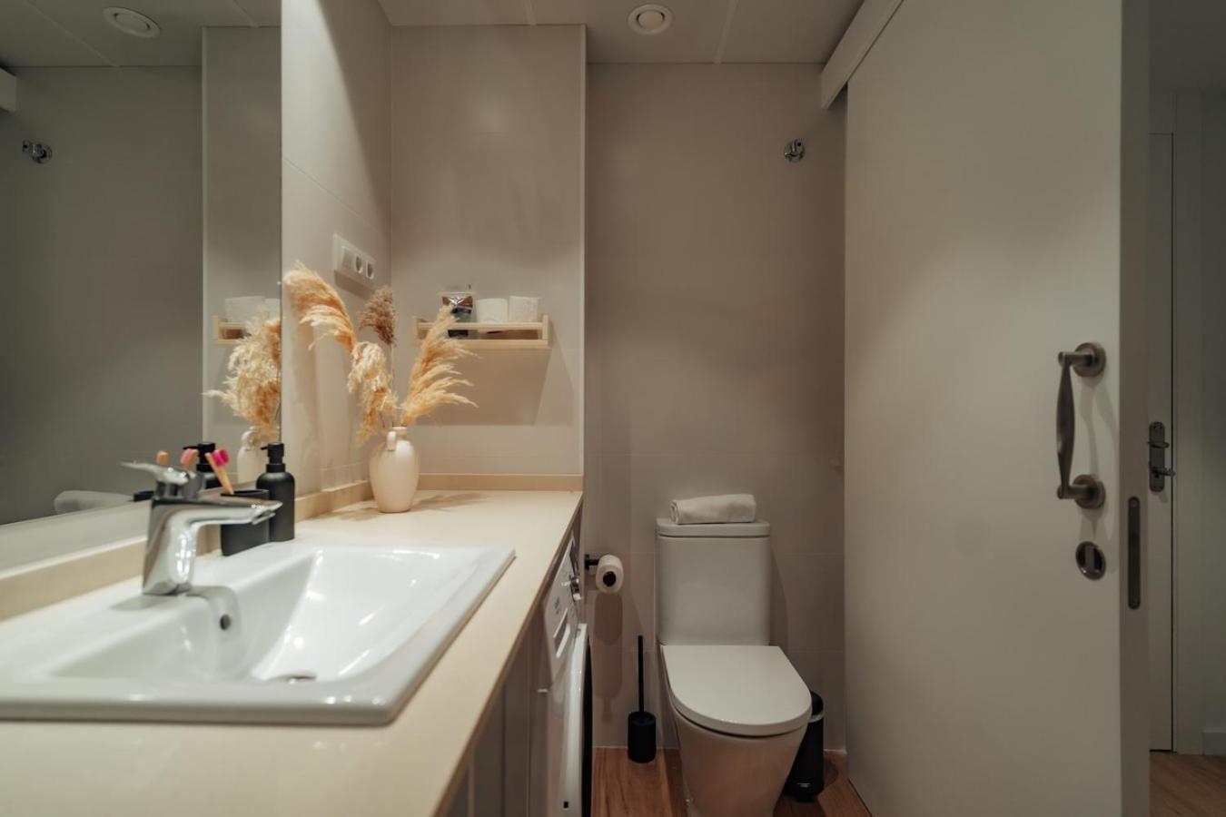 Casa Carlit - 1 Bedroom Near Plaza Tetuan * Barcelone