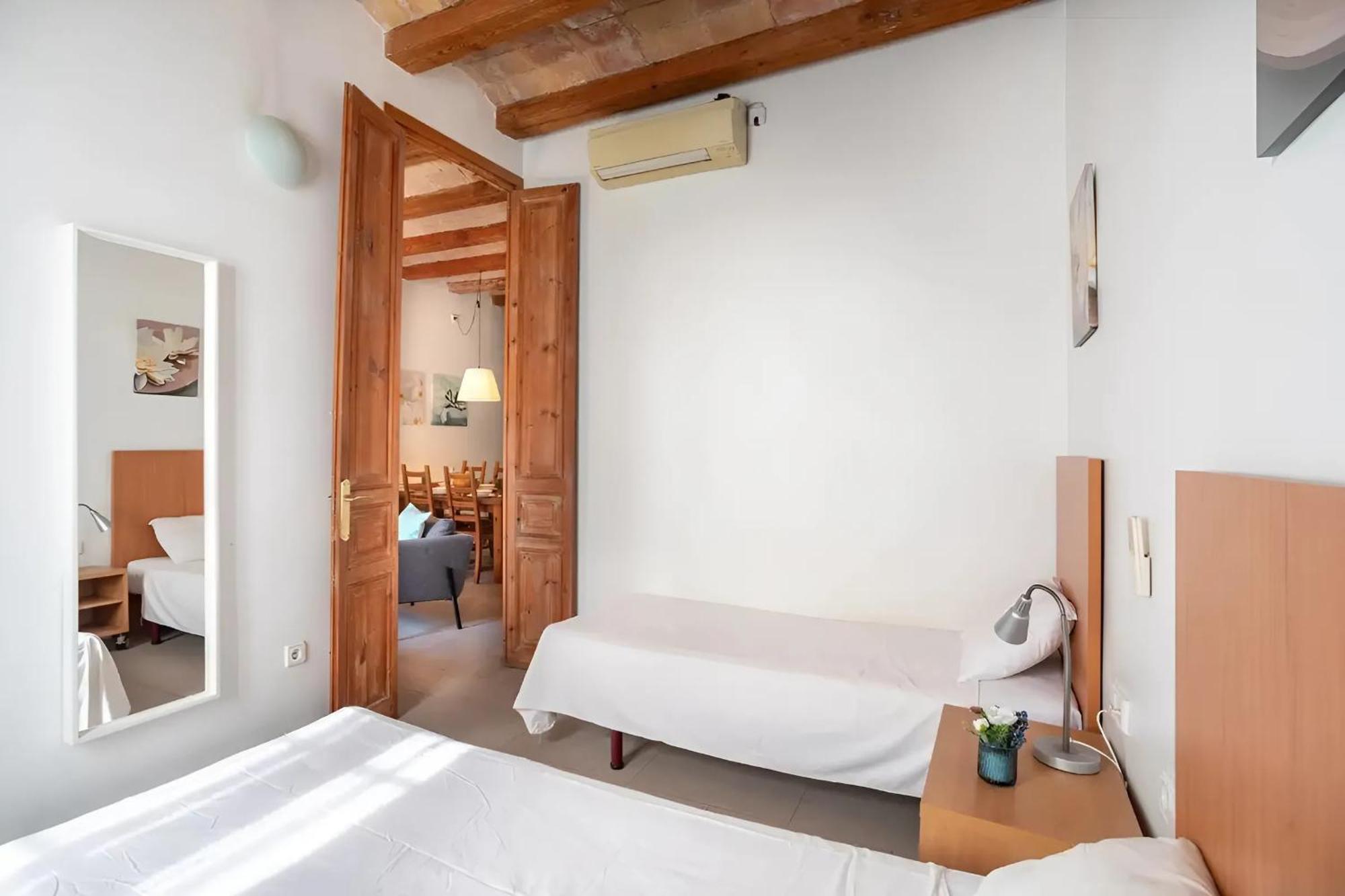 Mooeve Sant Antoni Apartment Barcelona