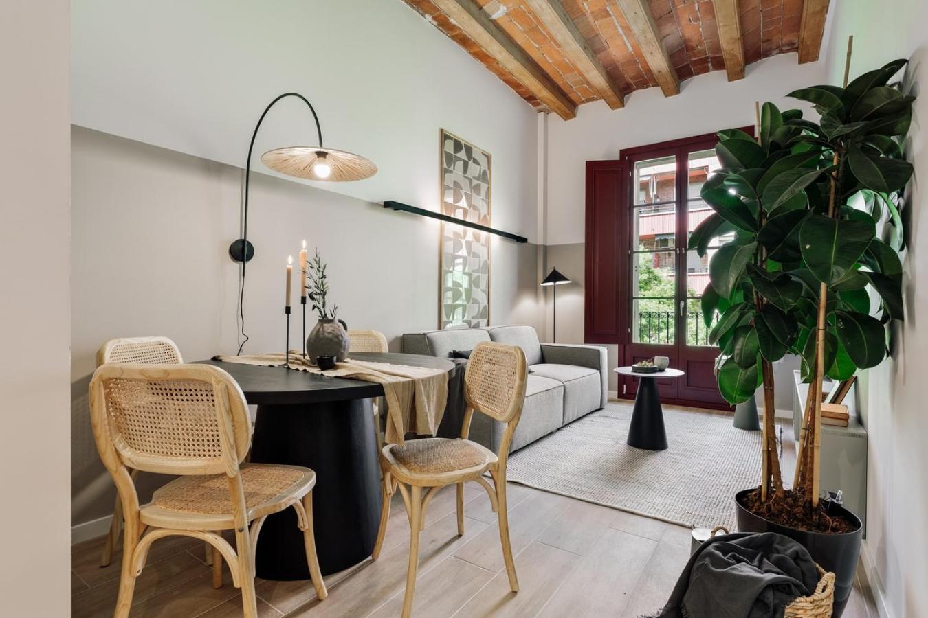 Castell - 2 Bedrooms And Balcony In Sant Antoni Appartement