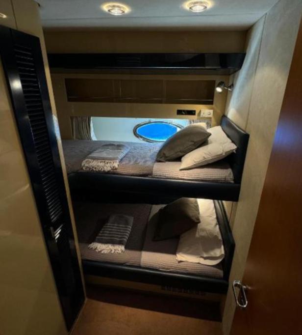 Yacht Sherte Barcelone