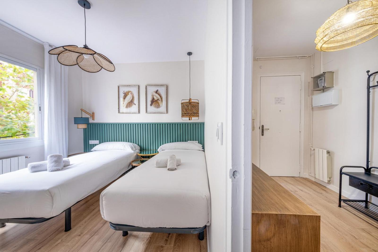 Appartement Bebarceloner Eixample Apartments- 4 Bedrooms *