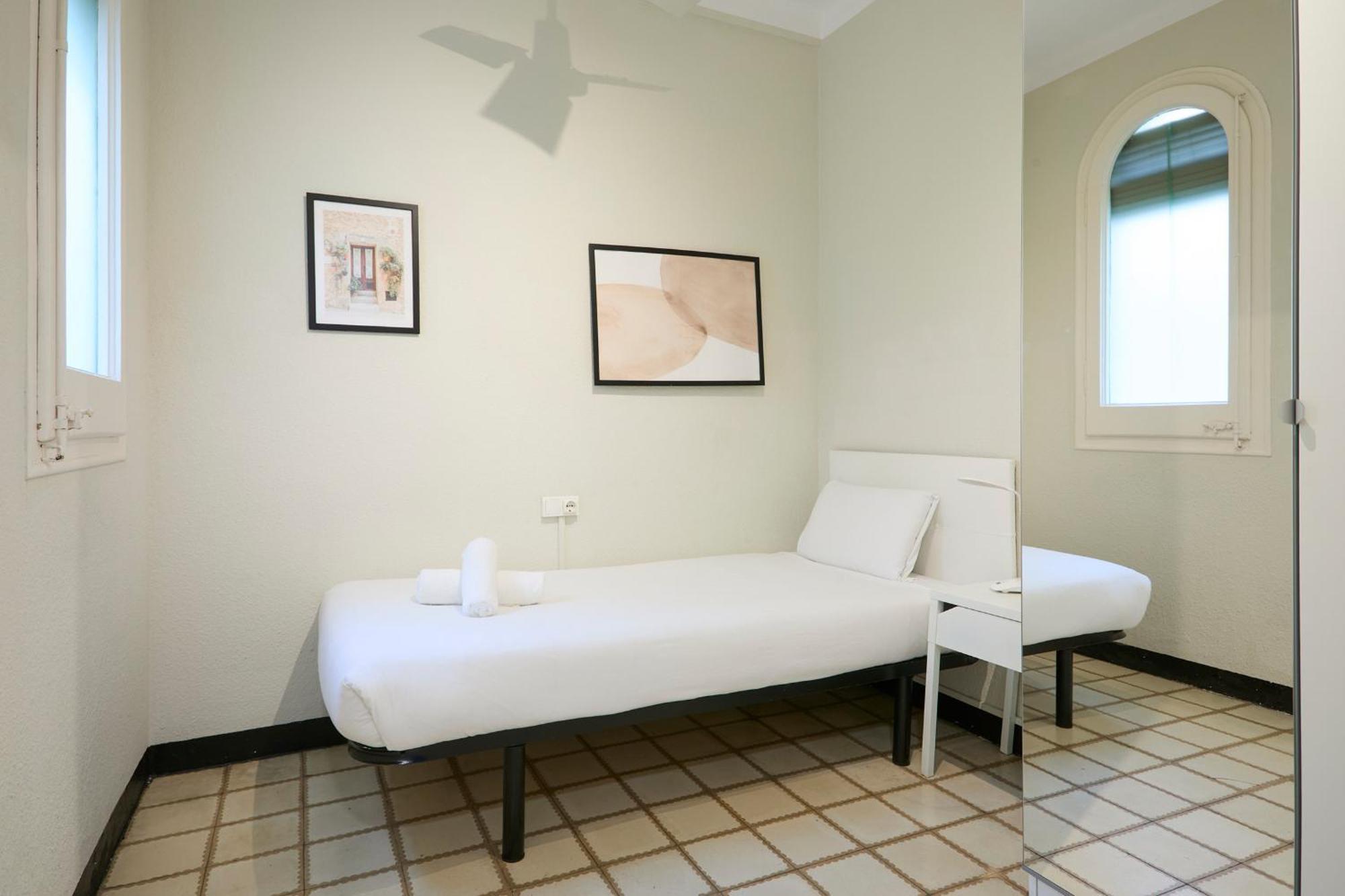 Apartment 63par1016- Sunny In Paralel Barcelona