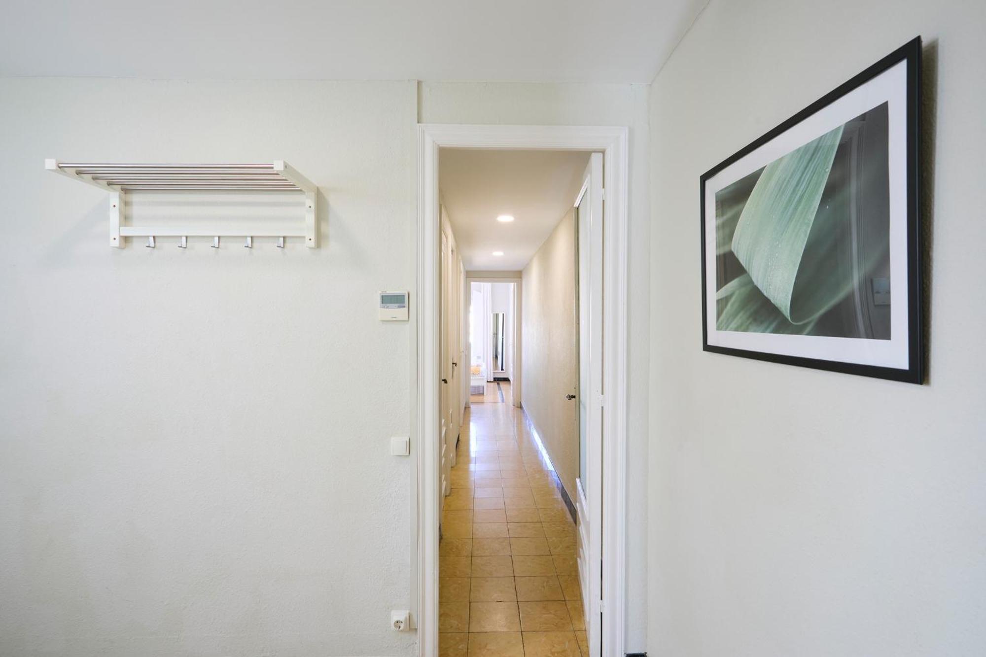 63par1016- Sunny In Paralel Apartment *