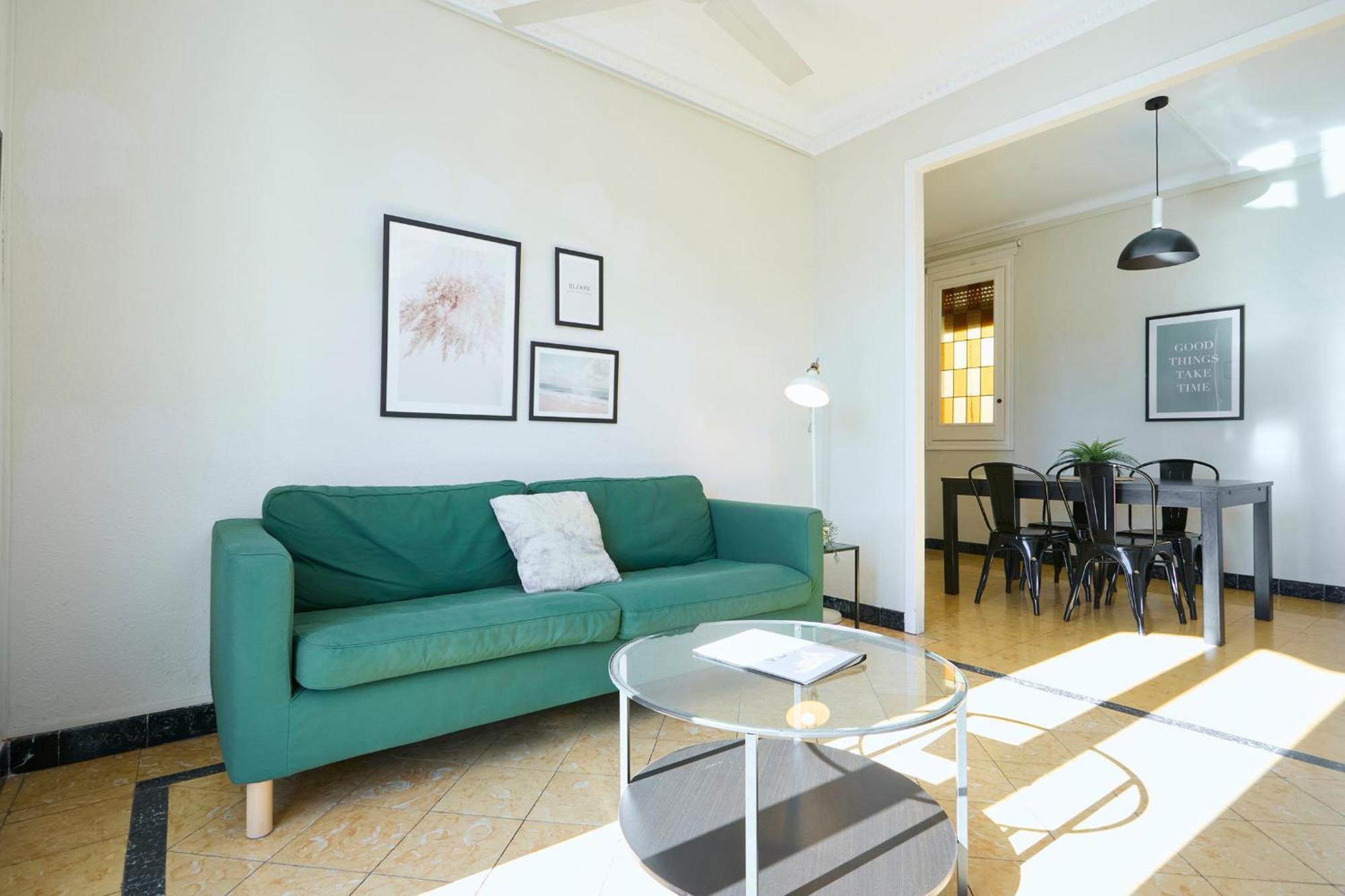 63par1016- Sunny In Paralel * Barcelona