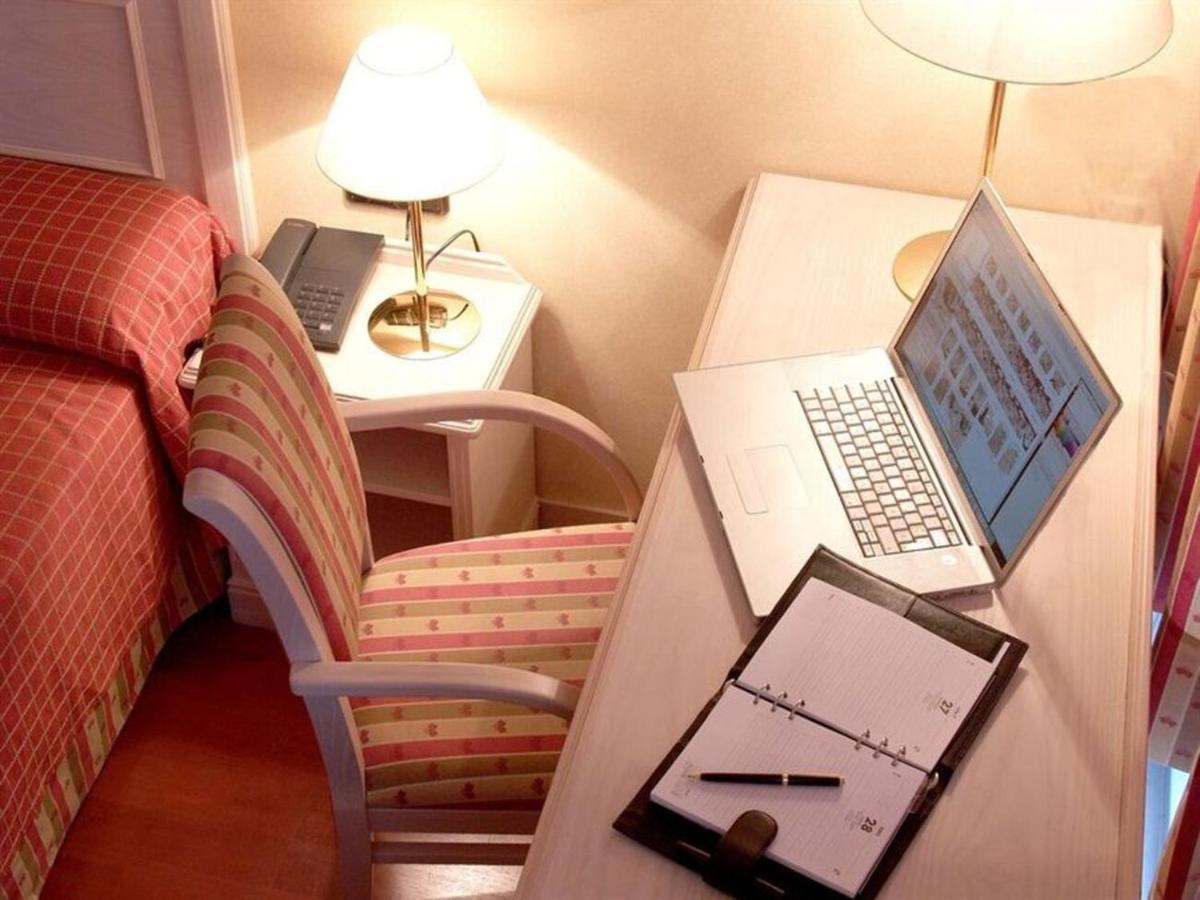 Hotel Sunotel Aston 3*