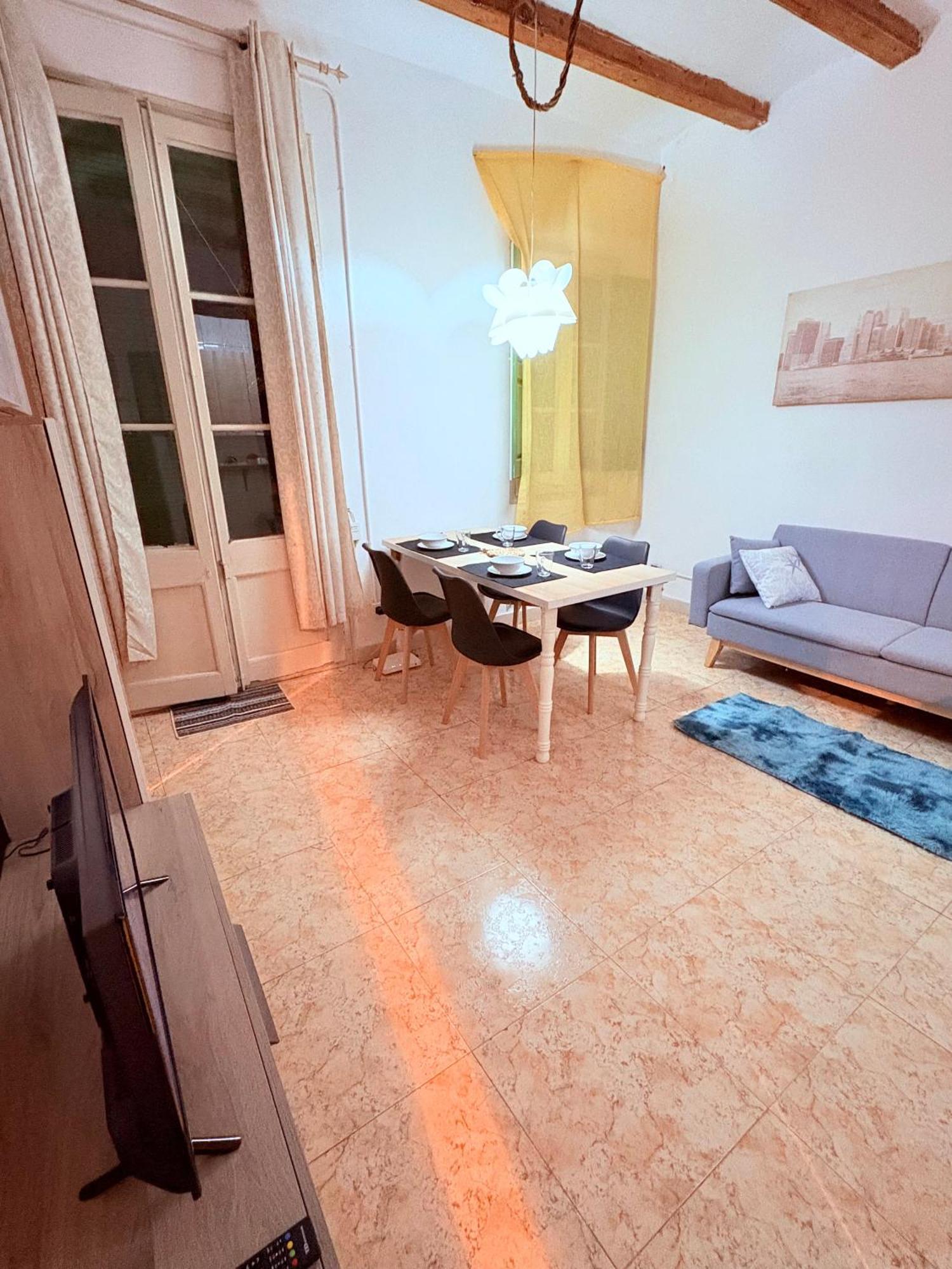 Amazing And Stylish Flat For 4 People With Breakfast Included 2 Blocks Away From Poblenou Appartement