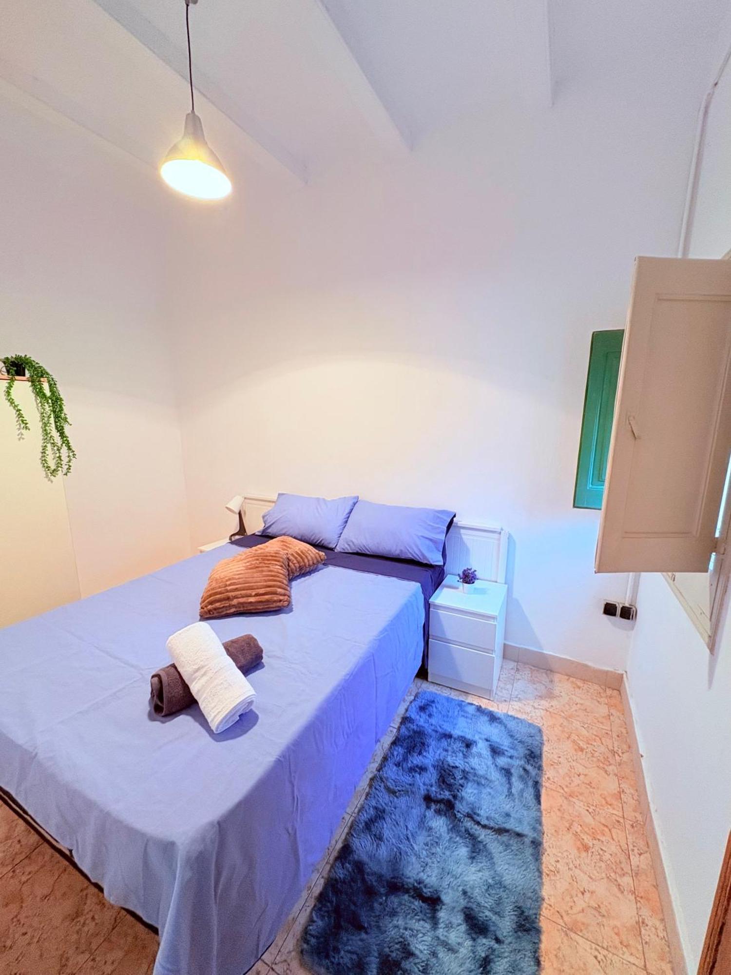 Amazing And Stylish Flat For 4 People With Breakfast Included 2 Blocks Away From Poblenou * Barcelone
