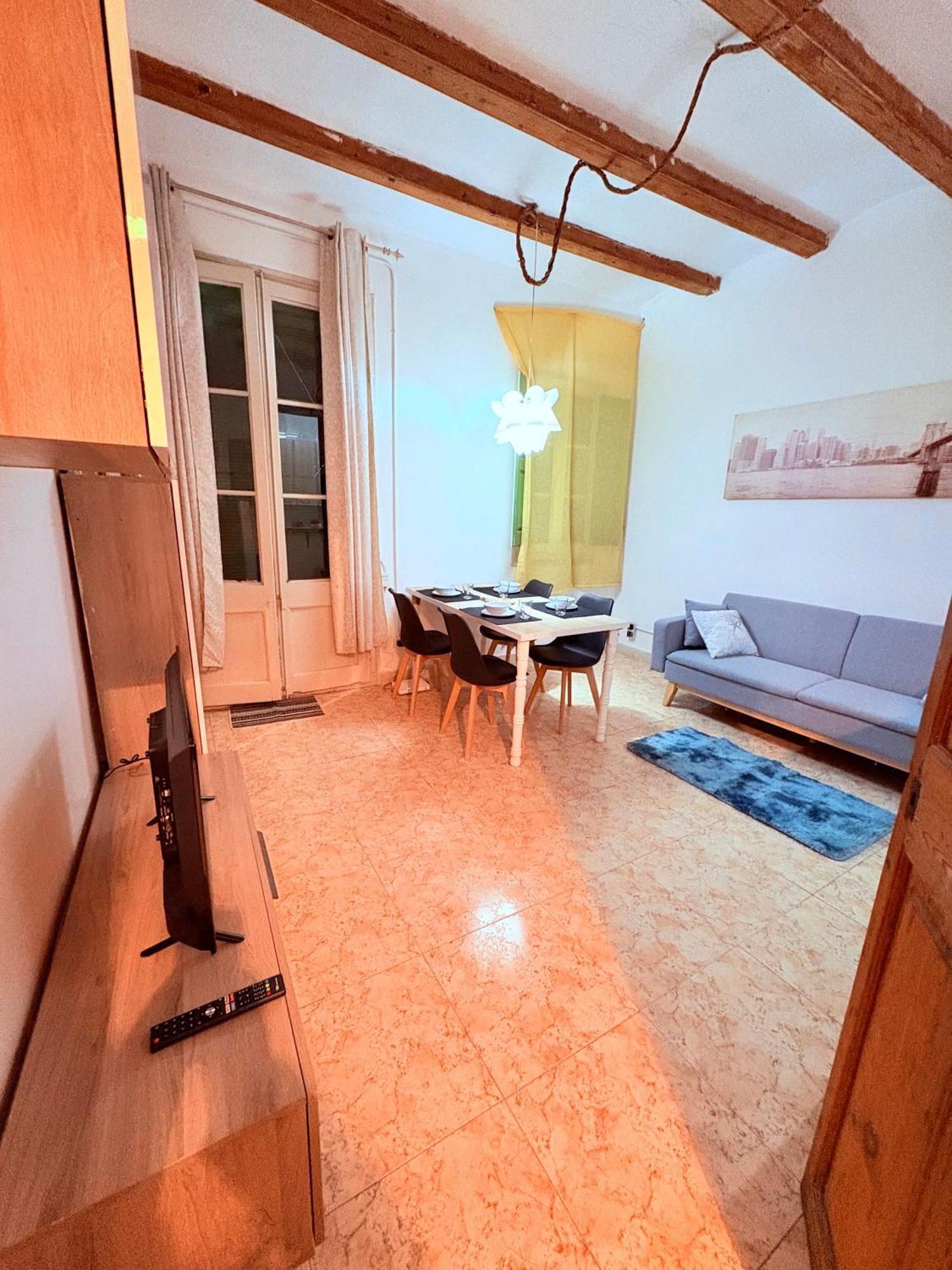 Amazing And Stylish Flat For 4 People With Breakfast Included 2 Blocks Away From Poblenou Appartement Barcelone