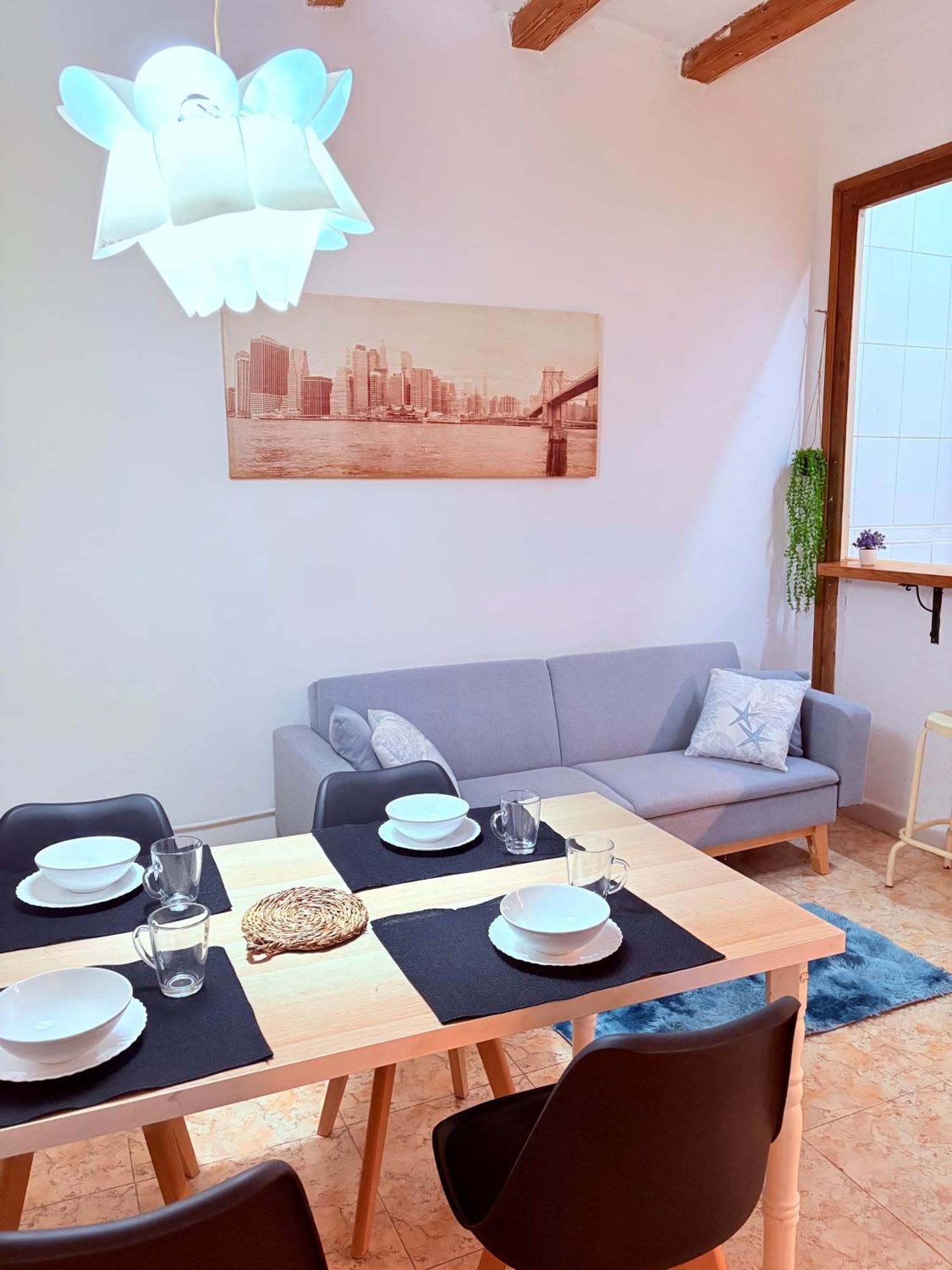 Amazing And Stylish Flat For 4 People With Breakfast Included 2 Blocks Away From Poblenou * Barcelone