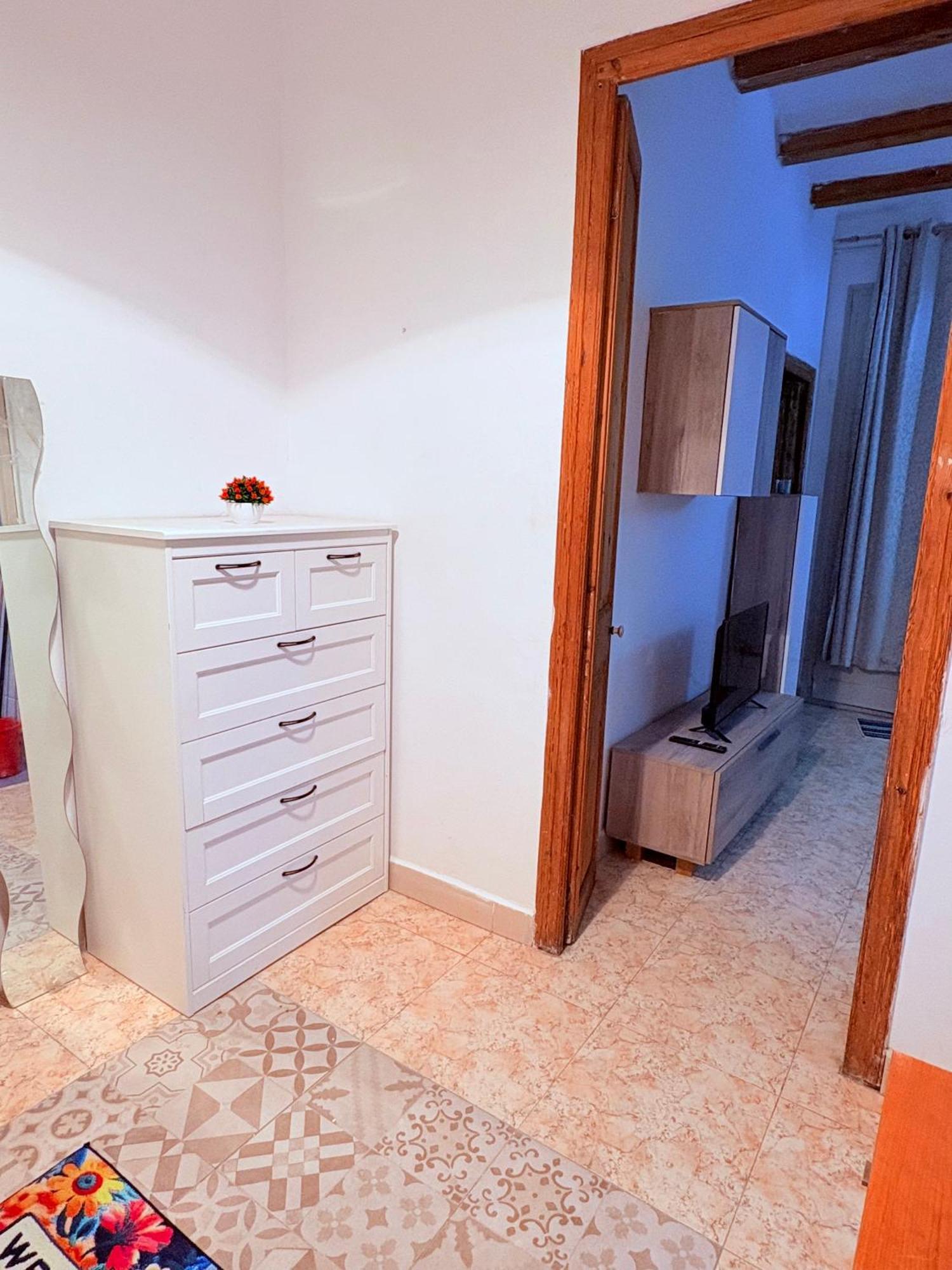 Amazing And Stylish Flat For 4 People With Breakfast Included 2 Blocks Away From Poblenou *