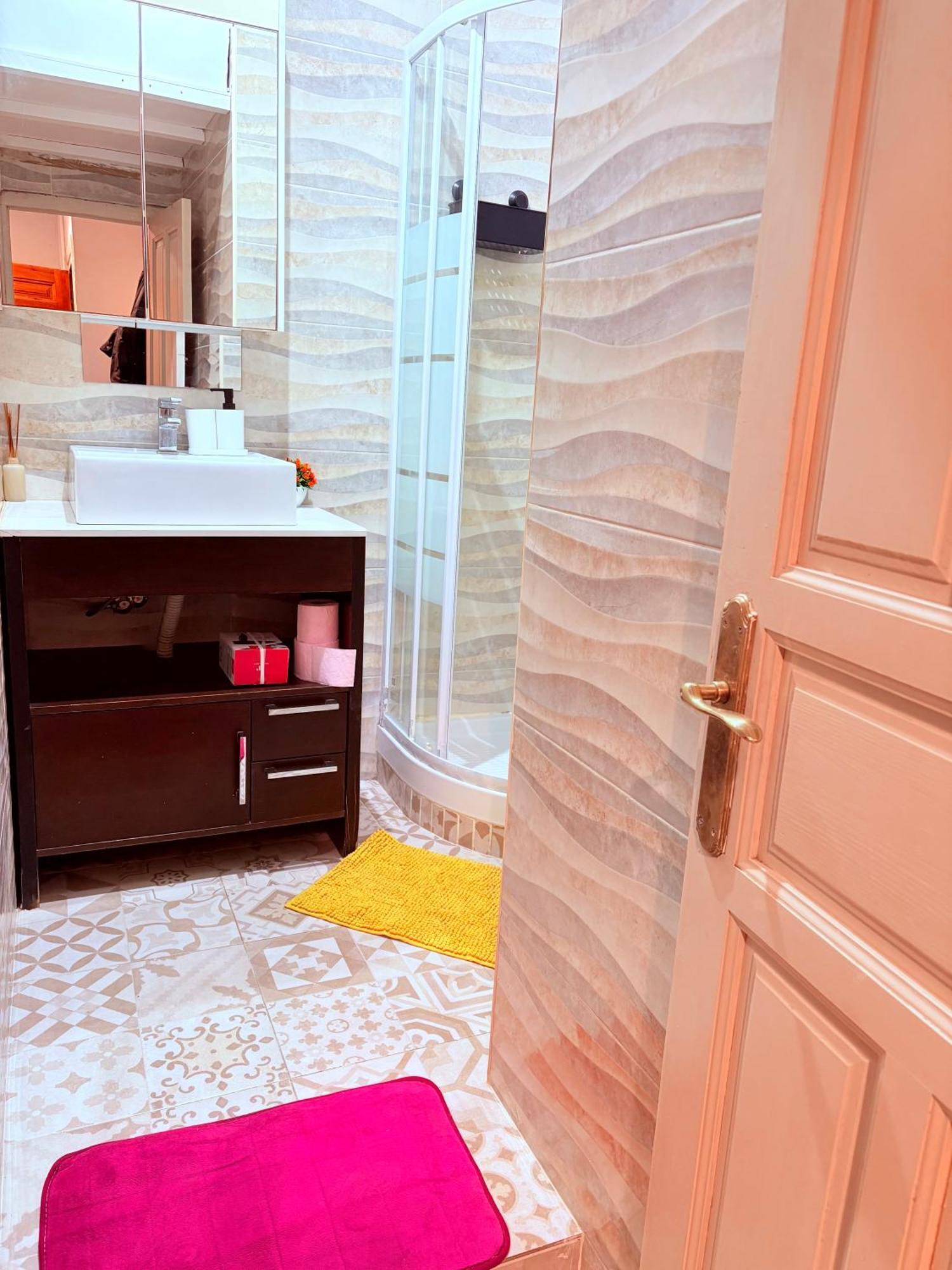 Amazing And Stylish Flat For 4 People With Breakfast Included 2 Blocks Away From Poblenou Appartement Barcelone