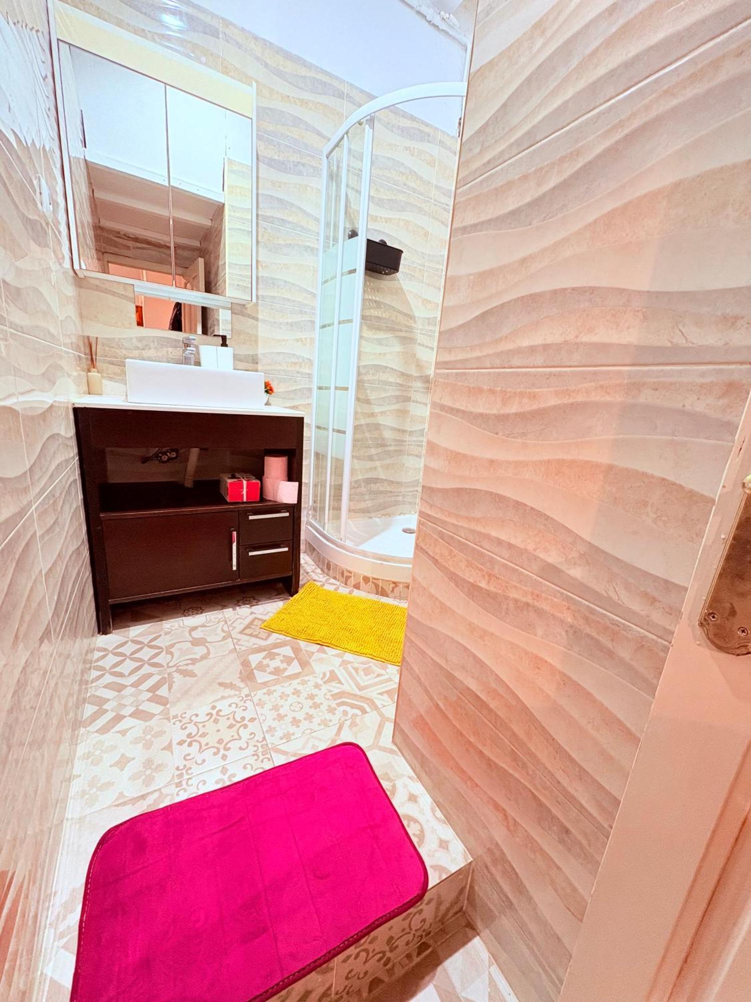 Amazing And Stylish Flat For 4 People With Breakfast Included 2 Blocks Away From Poblenou Appartement Barcelone