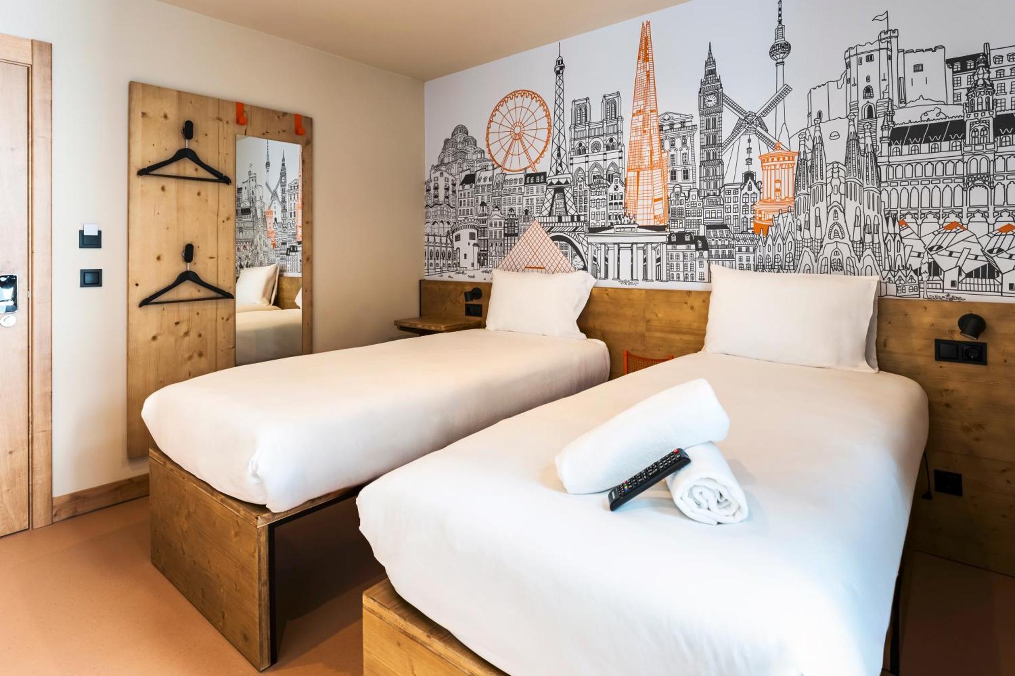 Easyhotel La Sagrera Hotel 2*