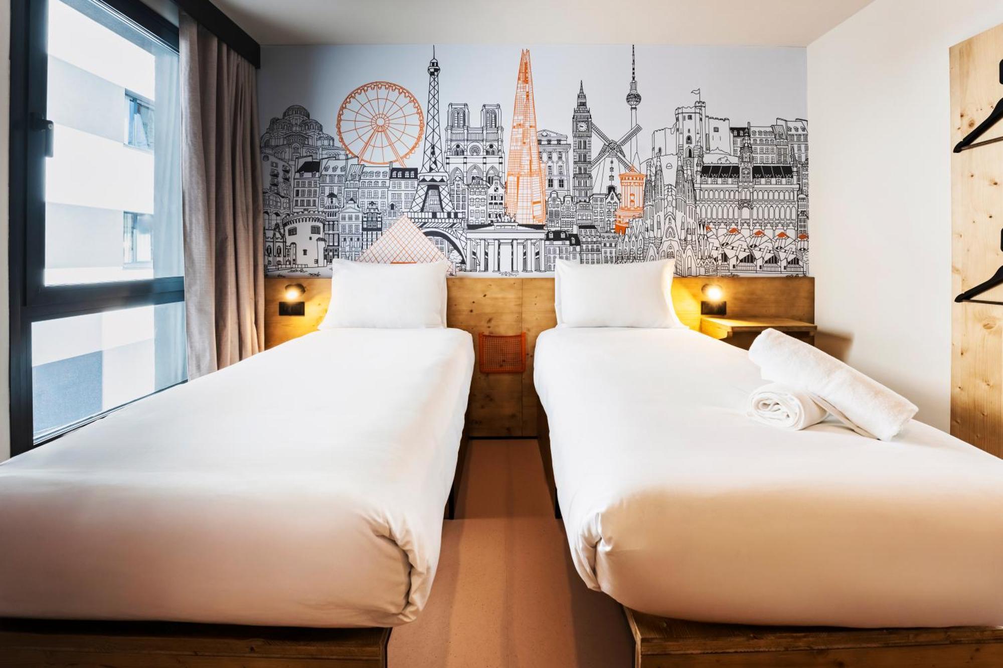 Easyhotel La Sagrera Hotel 2*