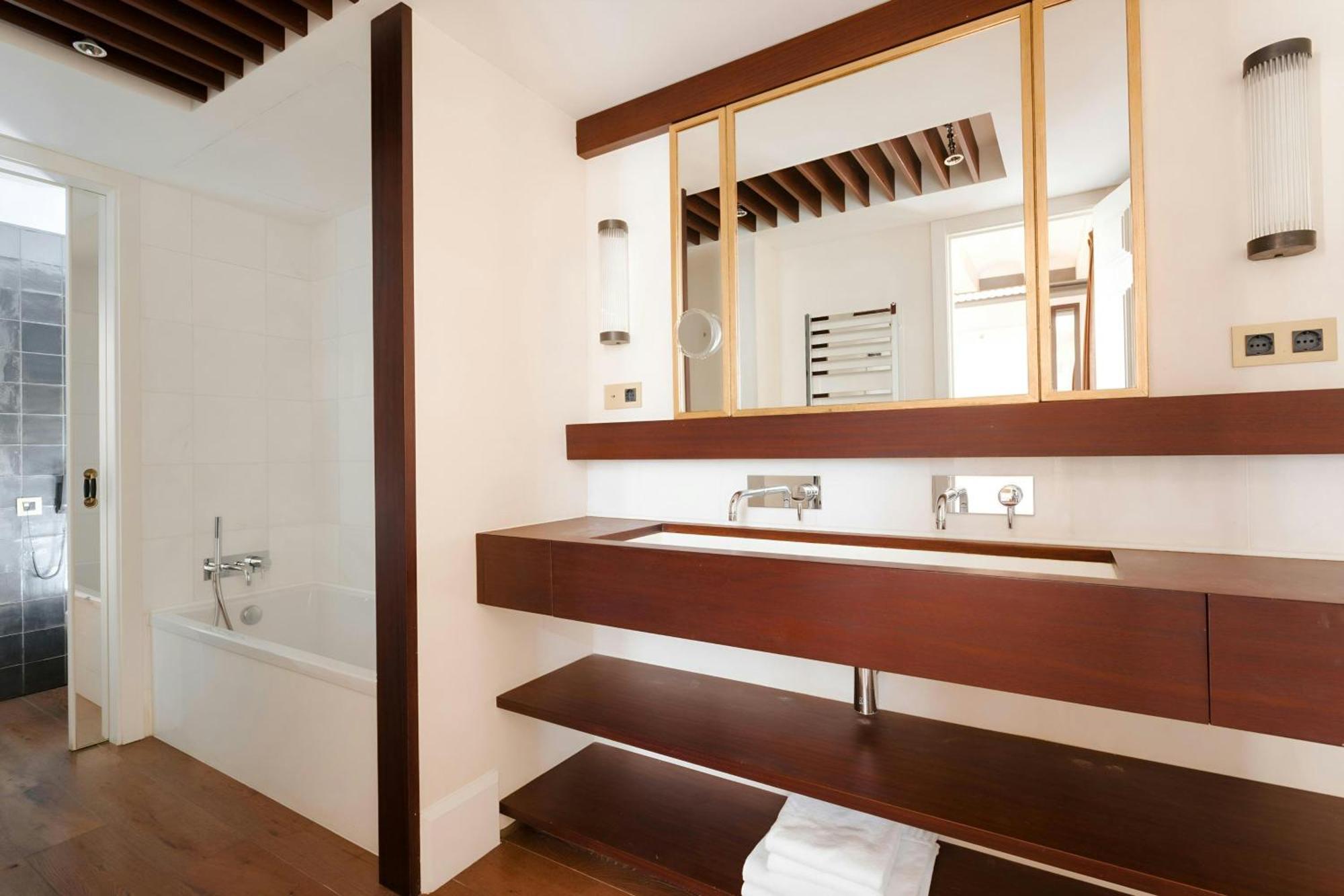 Do Placa Reial Hotel Gothic Quarter, Sonder By Marriott Bonvoy Barcelona
