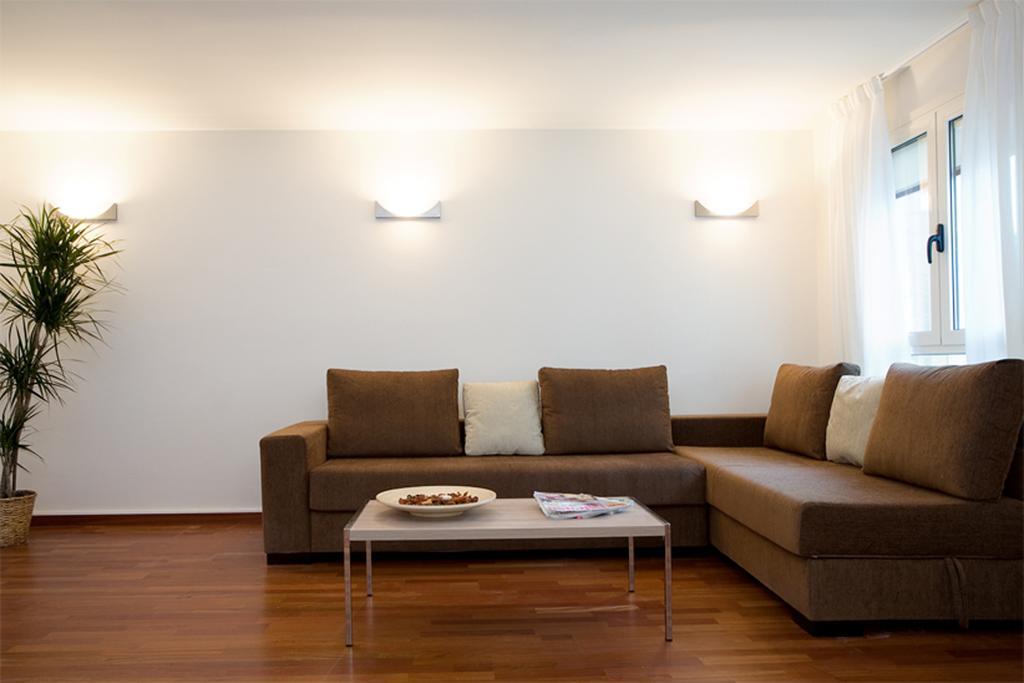 Lodging Apartments Rambla Catalunya - Miro Apartment *