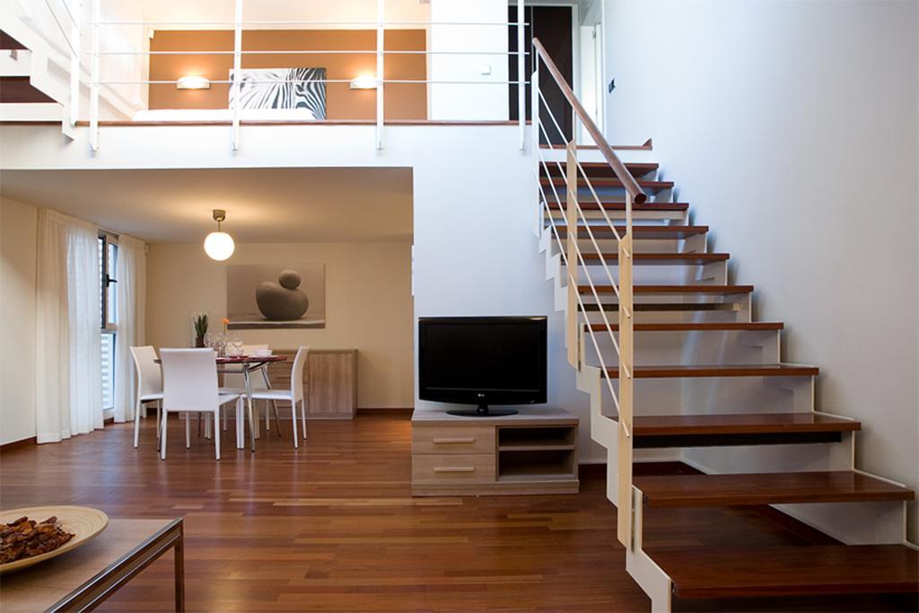 Lodging Apartments Rambla Catalunya - Miro