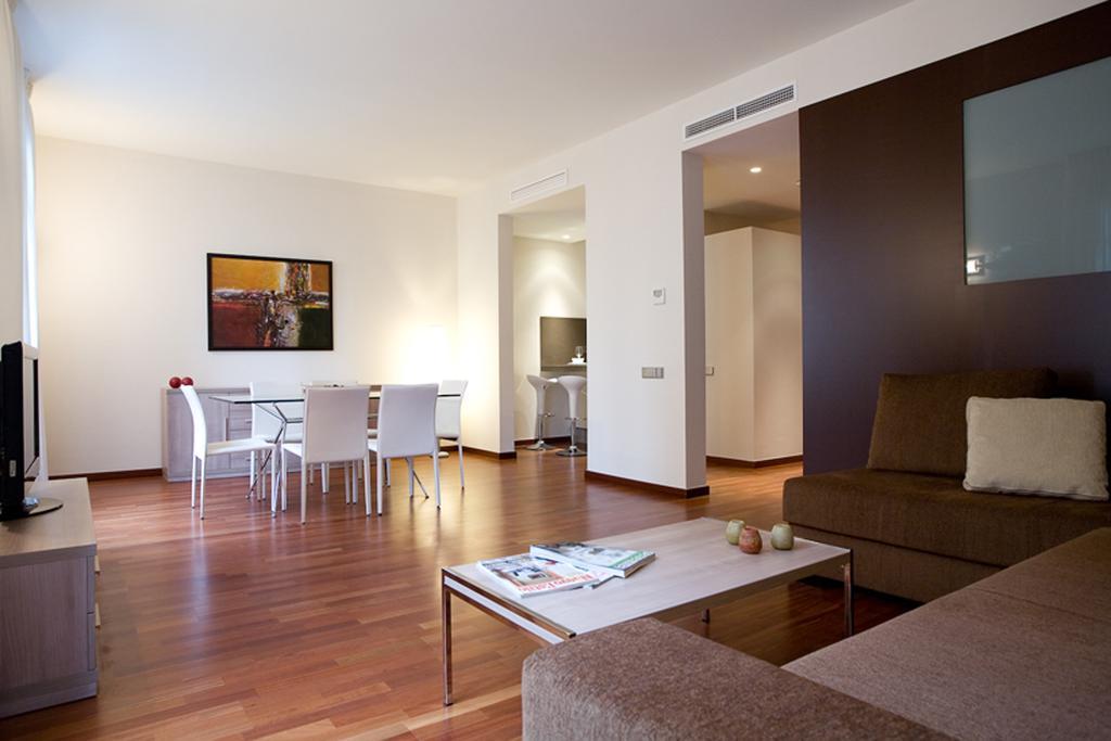 Lodging Apartments Rambla Catalunya - Miro