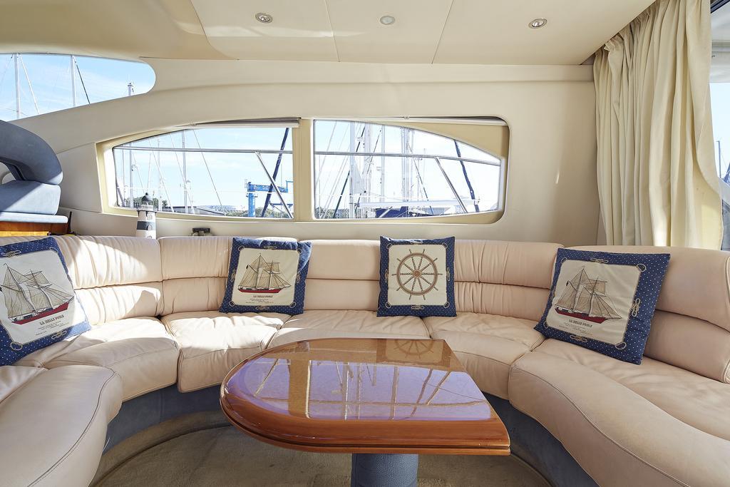 Botel La Gavina Boat