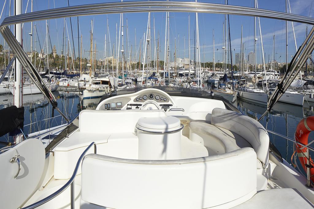 Botel La Gavina Boat