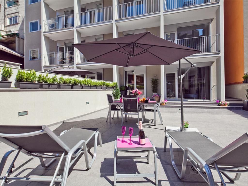 Apartment Charmsuites Paralel