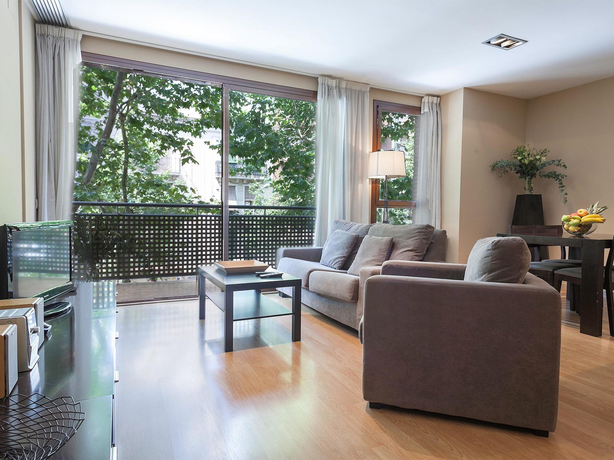 Short Group Camp Nou Serviced Apartment