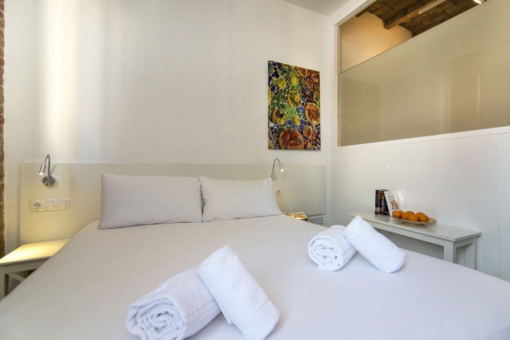 Happy People Sagrada Familia Gaudi Appartement *