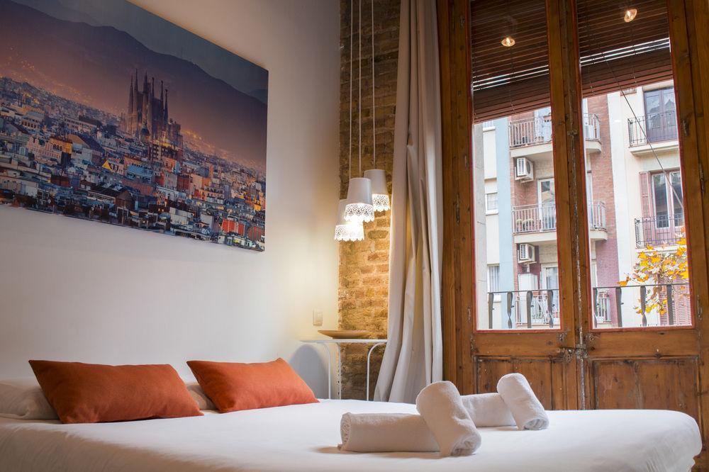 Happy People Sagrada Familia Gaudi Appartement *