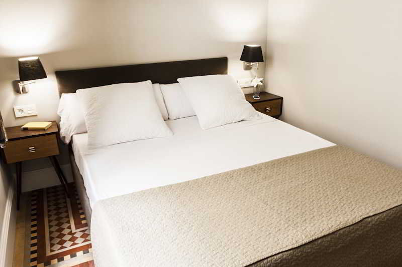 We Boutique 3*