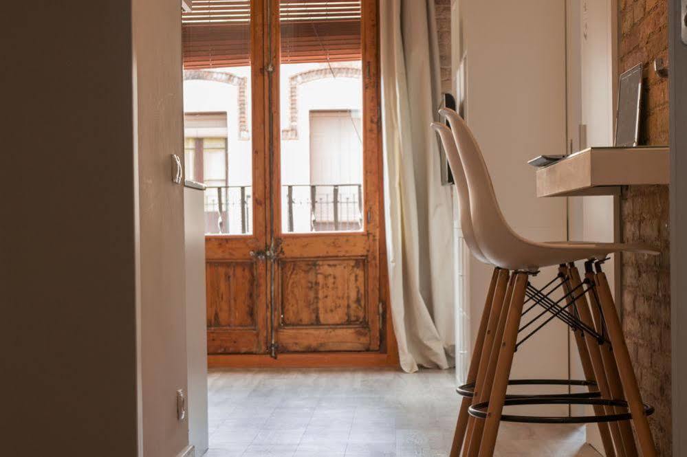 Happy People Sagrada Familia Gaudi Appartement