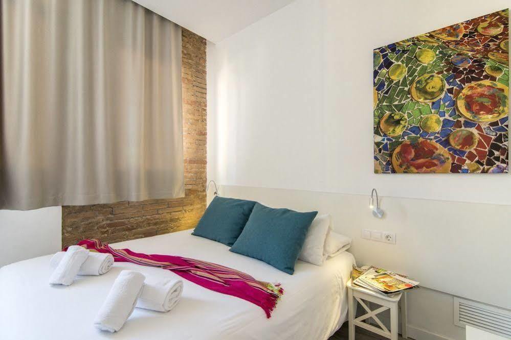 Happy People Sagrada Familia Gaudi Appartement
