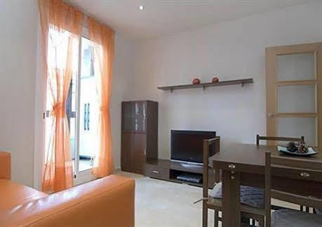 Rent4Days Sagrada Familia Apartments *