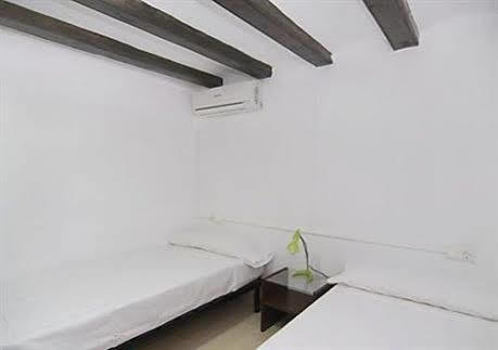 Rent4Days Sagrada Familia Apartments