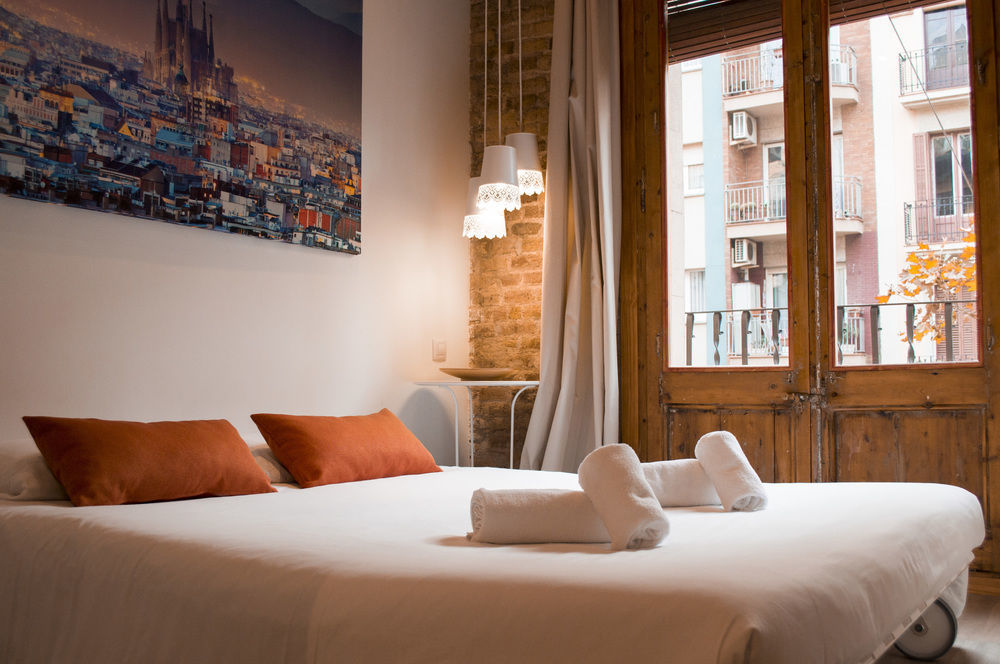 Happy People Sagrada Familia Gaudi Appartement Barcelone