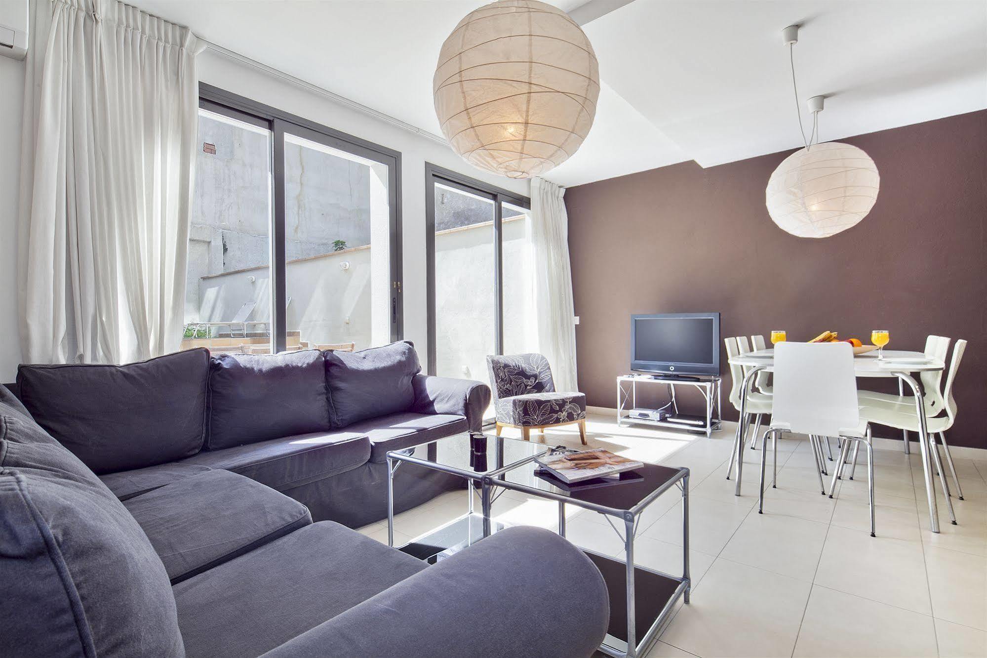 Inside Sants