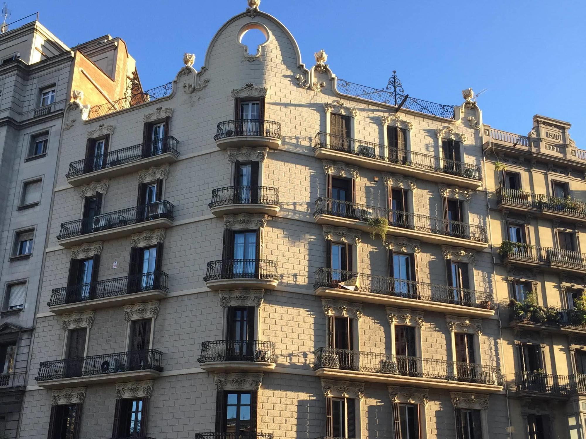 Travel 3* Barcelone
