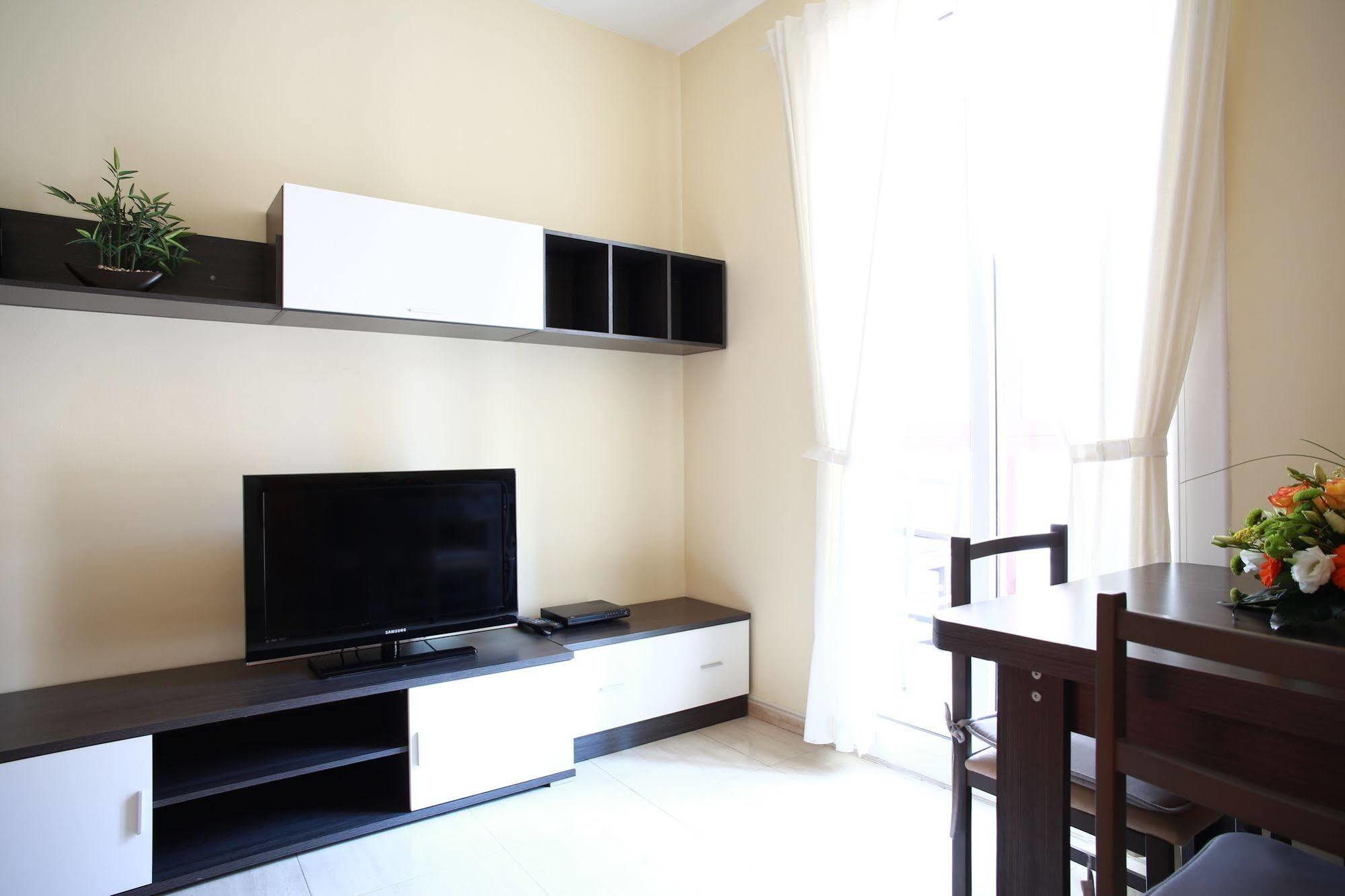 Rent4Days Sagrada Familia Apartments * Barcelona