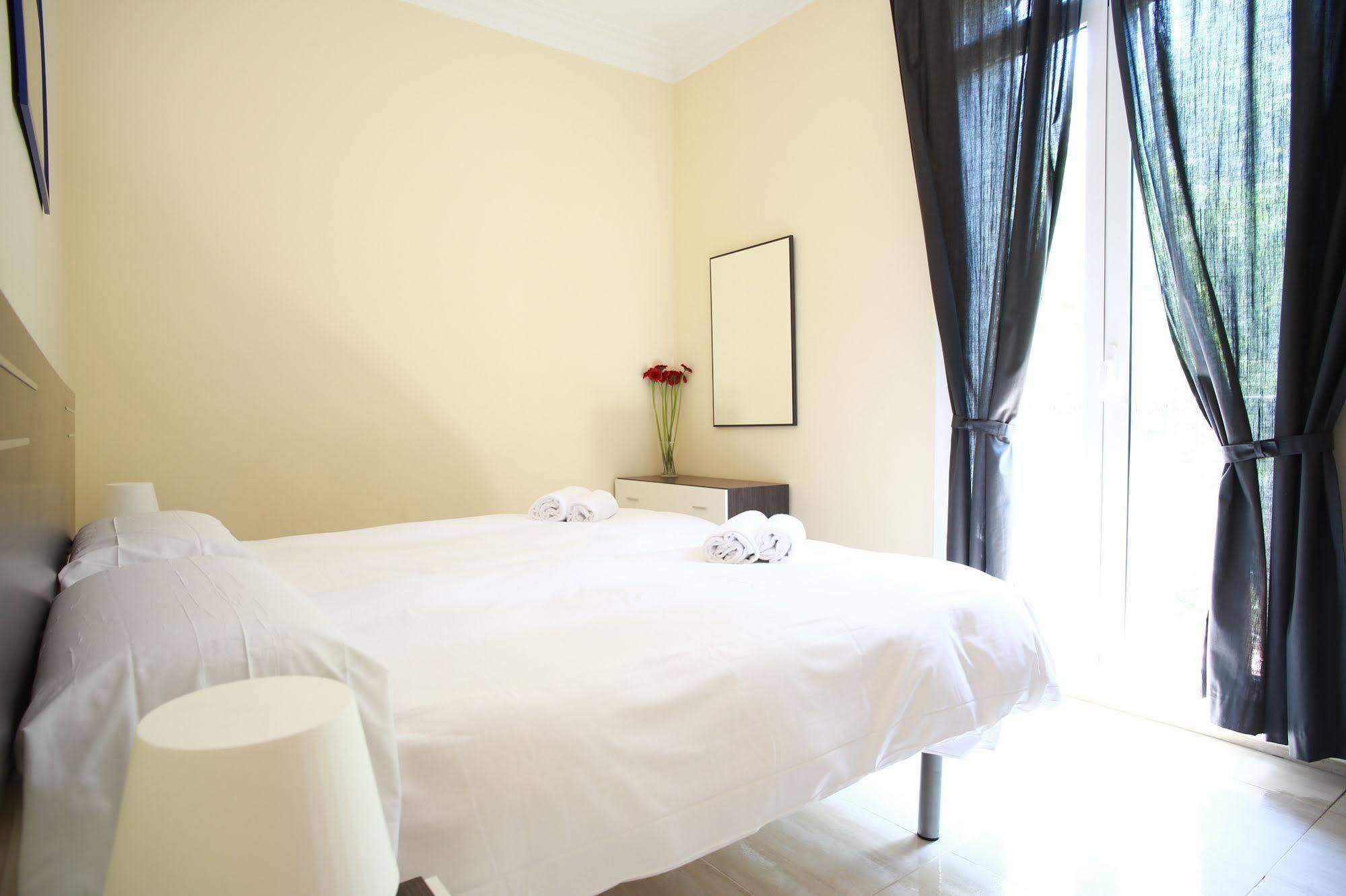 Rent4Days Sagrada Familia Apartments *