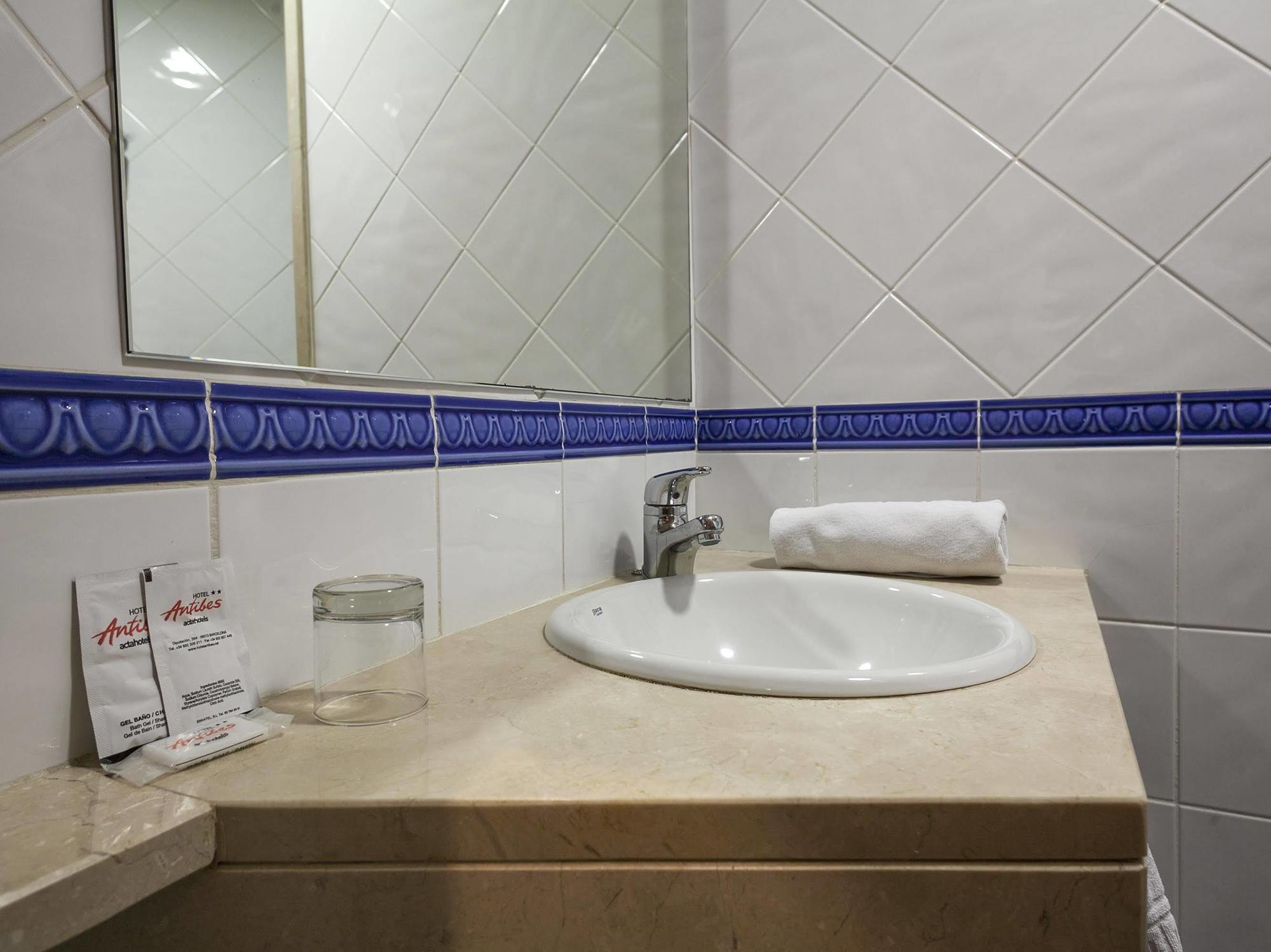 Hotel Acta Antibes 2*